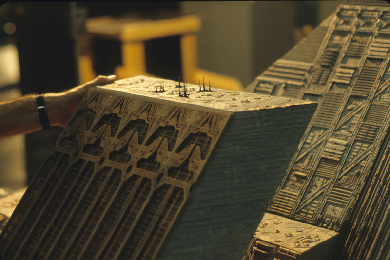 Illustration for article titled 142 Behind-The-Scenes Photos Reveal Blade Runner's Miniature WorldÂ